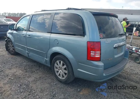 2008 Chrysler Town & Country Touring z USA, uszkodzony, nr VIN 2A8HR54P88R626533